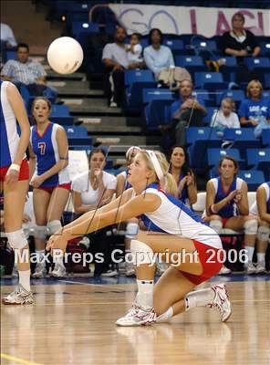 Thumbnail 2 in Los Alamitos vs. Foothill (State D1 Final) photogallery.