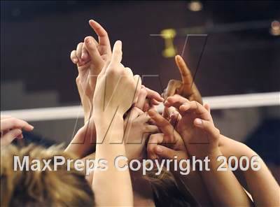 Thumbnail 2 in Los Alamitos vs. Foothill (State D1 Final) photogallery.