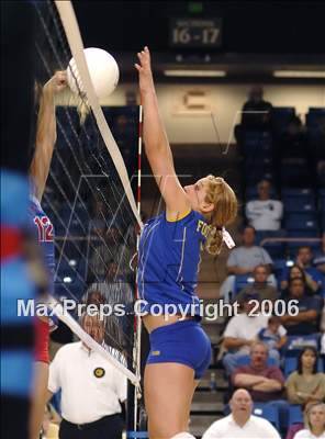 Thumbnail 3 in Los Alamitos vs. Foothill (State D1 Final) photogallery.