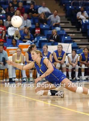 Thumbnail 2 in Los Alamitos vs. Foothill (State D1 Final) photogallery.