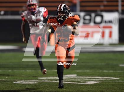 Thumbnail 3 in Walnut Ridge @ Washington (OHSAA D2 Regional Quarterfinal) photogallery.