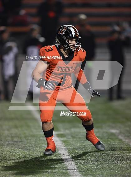 Thumbnail 2 in Walnut Ridge @ Washington (OHSAA D2 Regional Quarterfinal) photogallery.