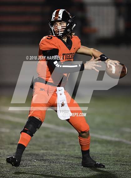 Thumbnail 2 in Walnut Ridge @ Washington (OHSAA D2 Regional Quarterfinal) photogallery.