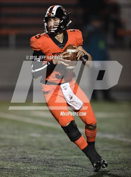 Thumbnail 2 in Walnut Ridge @ Washington (OHSAA D2 Regional Quarterfinal) photogallery.