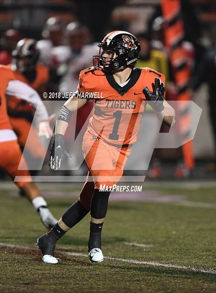 Thumbnail 1 in Walnut Ridge @ Washington (OHSAA D2 Regional Quarterfinal) photogallery.