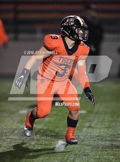 Thumbnail 1 in Walnut Ridge @ Washington (OHSAA D2 Regional Quarterfinal) photogallery.
