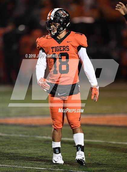 Thumbnail 2 in Walnut Ridge @ Washington (OHSAA D2 Regional Quarterfinal) photogallery.