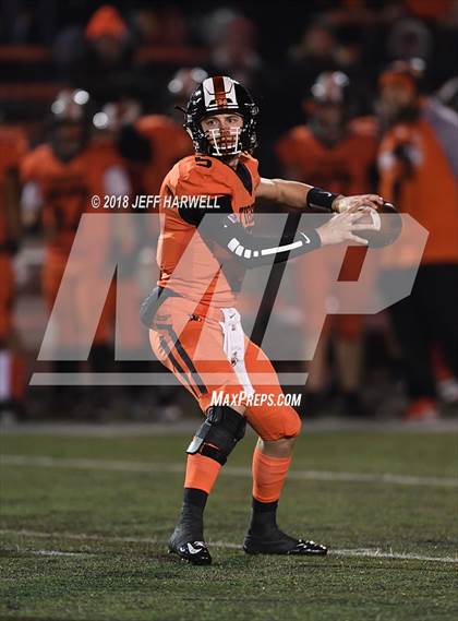 Thumbnail 1 in Walnut Ridge @ Washington (OHSAA D2 Regional Quarterfinal) photogallery.
