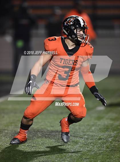 Thumbnail 3 in Walnut Ridge @ Washington (OHSAA D2 Regional Quarterfinal) photogallery.