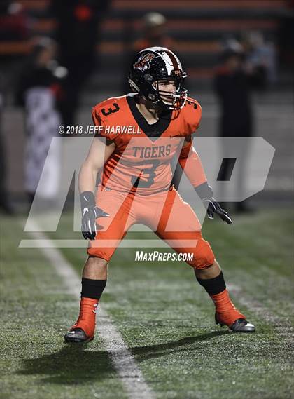 Thumbnail 3 in Walnut Ridge @ Washington (OHSAA D2 Regional Quarterfinal) photogallery.