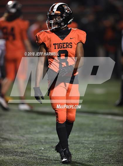 Thumbnail 1 in Walnut Ridge @ Washington (OHSAA D2 Regional Quarterfinal) photogallery.
