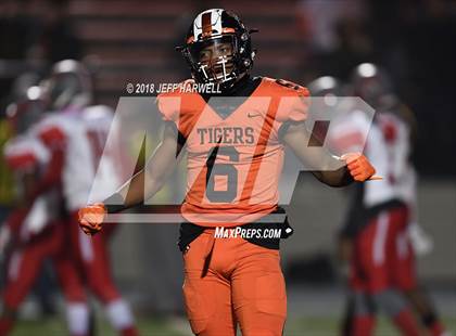 Thumbnail 3 in Walnut Ridge @ Washington (OHSAA D2 Regional Quarterfinal) photogallery.