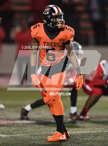 Thumbnail 3 in Walnut Ridge @ Washington (OHSAA D2 Regional Quarterfinal) photogallery.