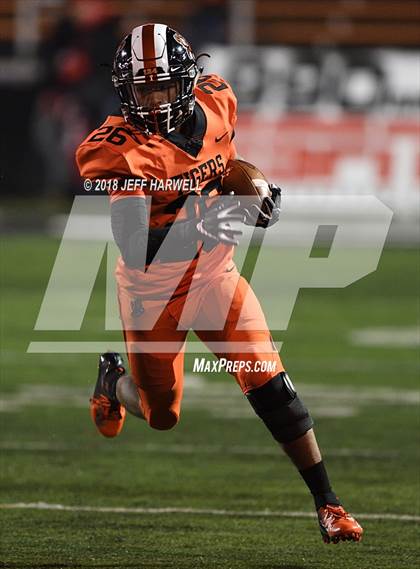 Thumbnail 1 in Walnut Ridge @ Washington (OHSAA D2 Regional Quarterfinal) photogallery.