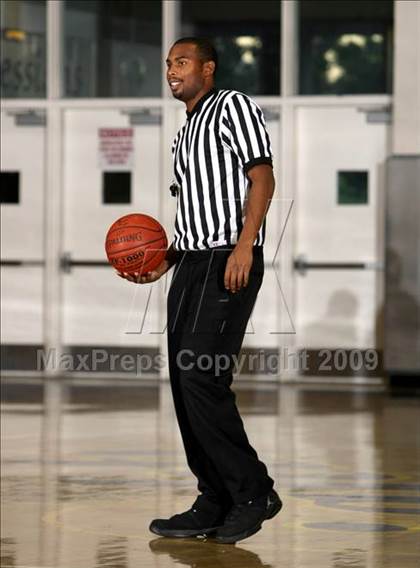 Thumbnail 1 in Manual Arts vs. Community Charter (Lynwood Christmas Challenge) photogallery.