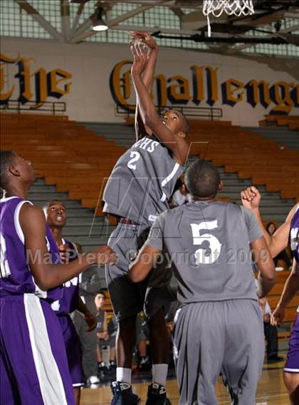 Thumbnail 3 in Manual Arts vs. Community Charter (Lynwood Christmas Challenge) photogallery.