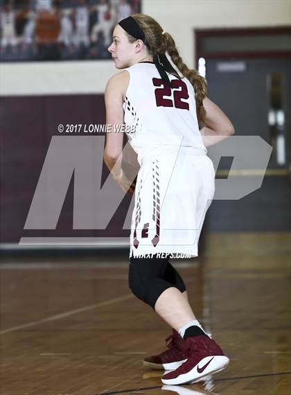 Thumbnail 3 in Ossining vs Elmira (NYPHSAA Class AA Regional Final) photogallery.