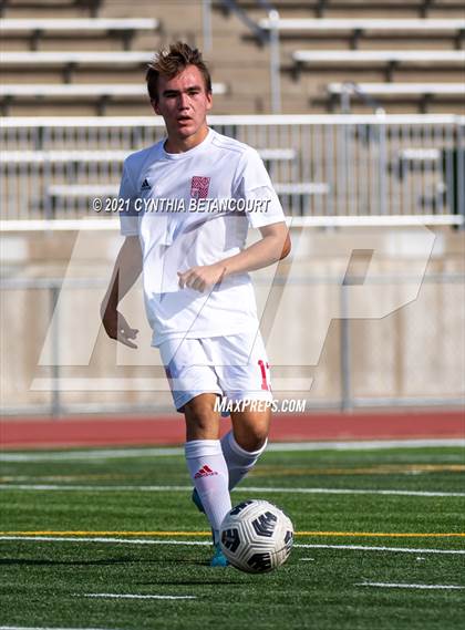 Thumbnail 2 in Regis Jesuit vs Legend photogallery.