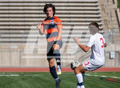 Thumbnail 3 in Regis Jesuit vs Legend photogallery.