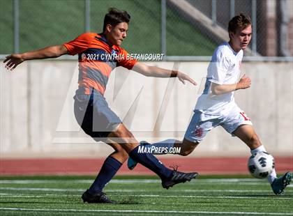 Thumbnail 2 in Regis Jesuit vs Legend photogallery.