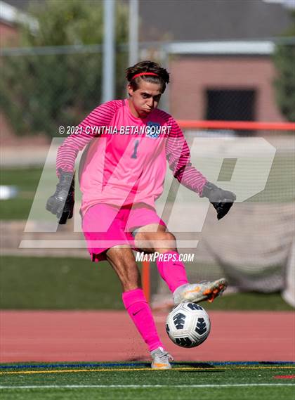 Thumbnail 1 in Regis Jesuit vs Legend photogallery.
