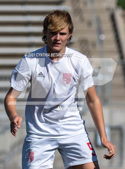 Thumbnail 2 in Regis Jesuit vs Legend photogallery.