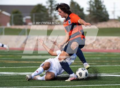 Thumbnail 3 in Regis Jesuit vs Legend photogallery.