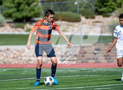 Thumbnail 3 in Regis Jesuit vs Legend photogallery.