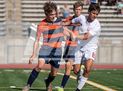 Thumbnail 2 in Regis Jesuit vs Legend photogallery.