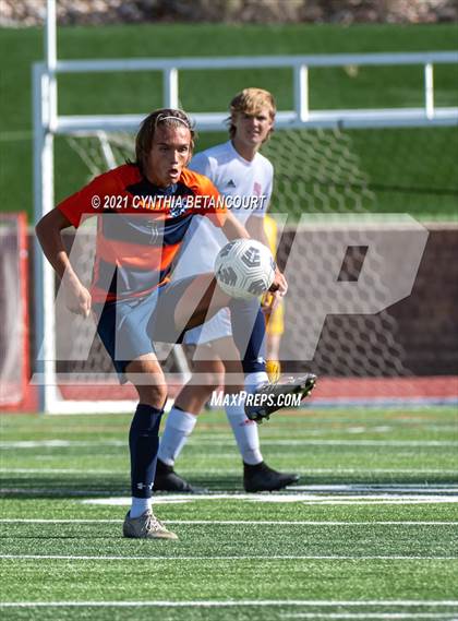 Thumbnail 3 in Regis Jesuit vs Legend photogallery.