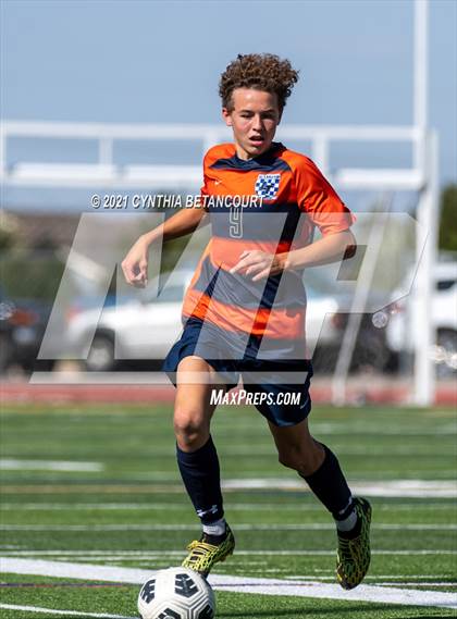 Thumbnail 3 in Regis Jesuit vs Legend photogallery.