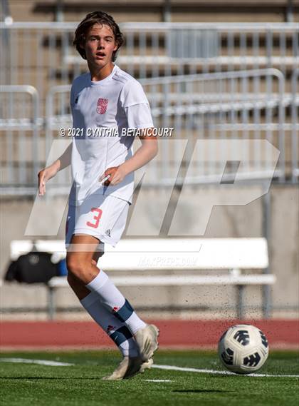 Thumbnail 3 in Regis Jesuit vs Legend photogallery.