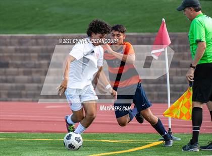 Thumbnail 3 in Regis Jesuit vs Legend photogallery.