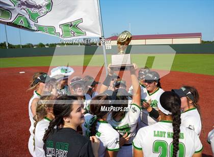 Thumbnail 2 in Iowa Park vs Argyle (UIL 4A Region I Regional Final) photogallery.