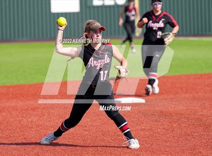 Thumbnail 2 in Iowa Park vs Argyle (UIL 4A Region I Regional Final) photogallery.