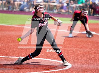 Thumbnail 1 in Iowa Park vs Argyle (UIL 4A Region I Regional Final) photogallery.