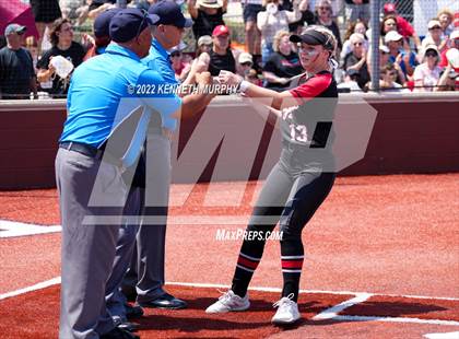Thumbnail 3 in Iowa Park vs Argyle (UIL 4A Region I Regional Final) photogallery.
