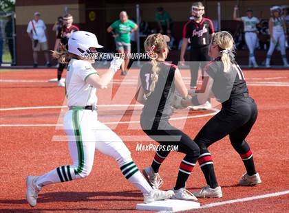 Thumbnail 2 in Iowa Park vs Argyle (UIL 4A Region I Regional Final) photogallery.