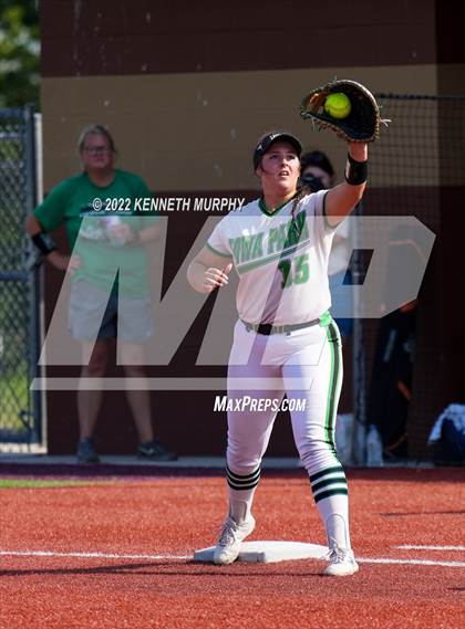 Thumbnail 3 in Iowa Park vs Argyle (UIL 4A Region I Regional Final) photogallery.