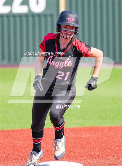 Thumbnail 3 in Iowa Park vs Argyle (UIL 4A Region I Regional Final) photogallery.