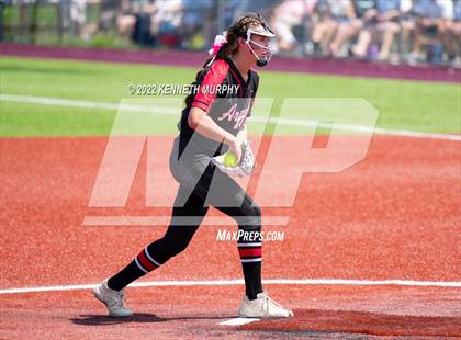Thumbnail 2 in Iowa Park vs Argyle (UIL 4A Region I Regional Final) photogallery.