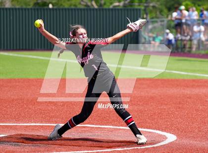 Thumbnail 1 in Iowa Park vs Argyle (UIL 4A Region I Regional Final) photogallery.