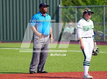 Thumbnail 3 in Iowa Park vs Argyle (UIL 4A Region I Regional Final) photogallery.