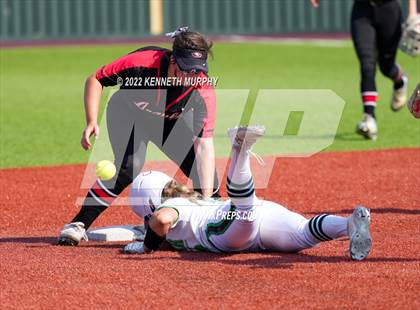 Thumbnail 3 in Iowa Park vs Argyle (UIL 4A Region I Regional Final) photogallery.