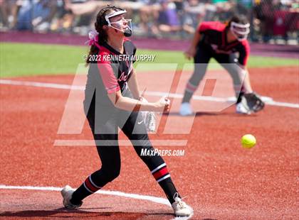 Thumbnail 2 in Iowa Park vs Argyle (UIL 4A Region I Regional Final) photogallery.