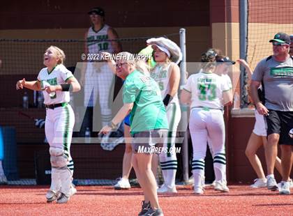 Thumbnail 3 in Iowa Park vs Argyle (UIL 4A Region I Regional Final) photogallery.