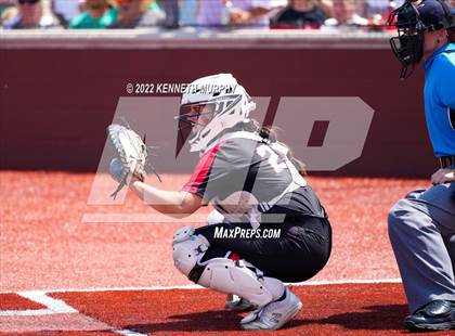 Thumbnail 3 in Iowa Park vs Argyle (UIL 4A Region I Regional Final) photogallery.