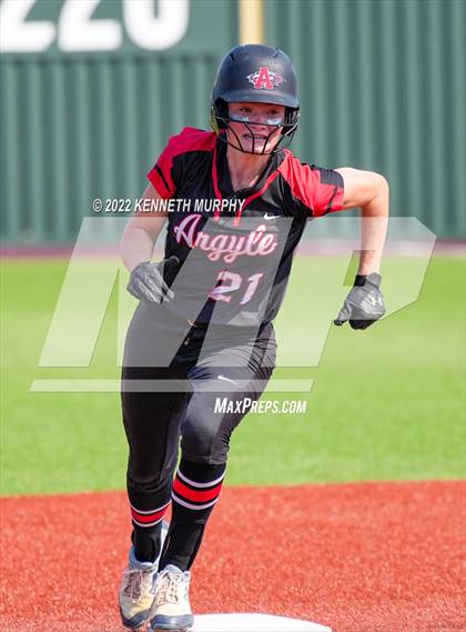 Thumbnail 1 in Iowa Park vs Argyle (UIL 4A Region I Regional Final) photogallery.