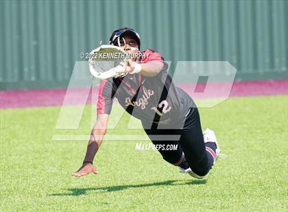 Thumbnail 3 in Iowa Park vs Argyle (UIL 4A Region I Regional Final) photogallery.