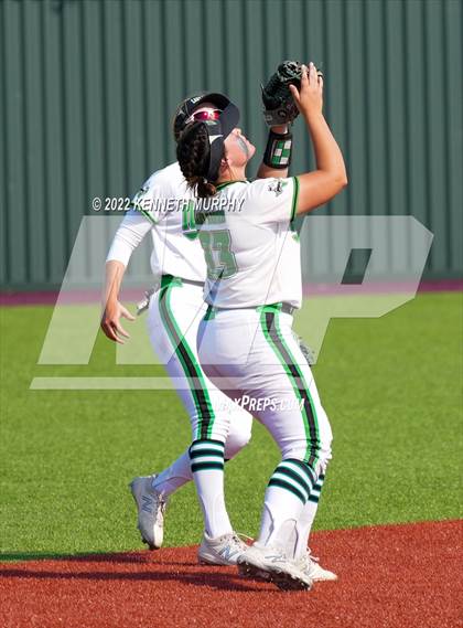 Thumbnail 3 in Iowa Park vs Argyle (UIL 4A Region I Regional Final) photogallery.